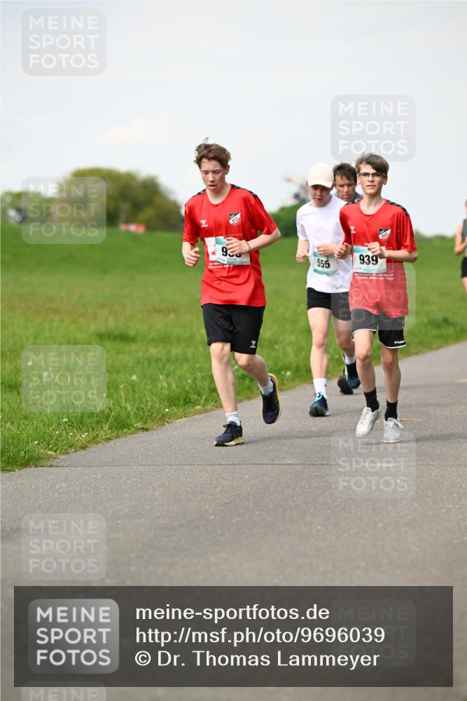 10.05.2026 - 8. Wedeler Halbmarathon Dr. Thomas Lammeyer http://msf.ph/oto/9696039 10.05.2026 11:23:01 Laufen 555, 939 meine-sportfotos.de