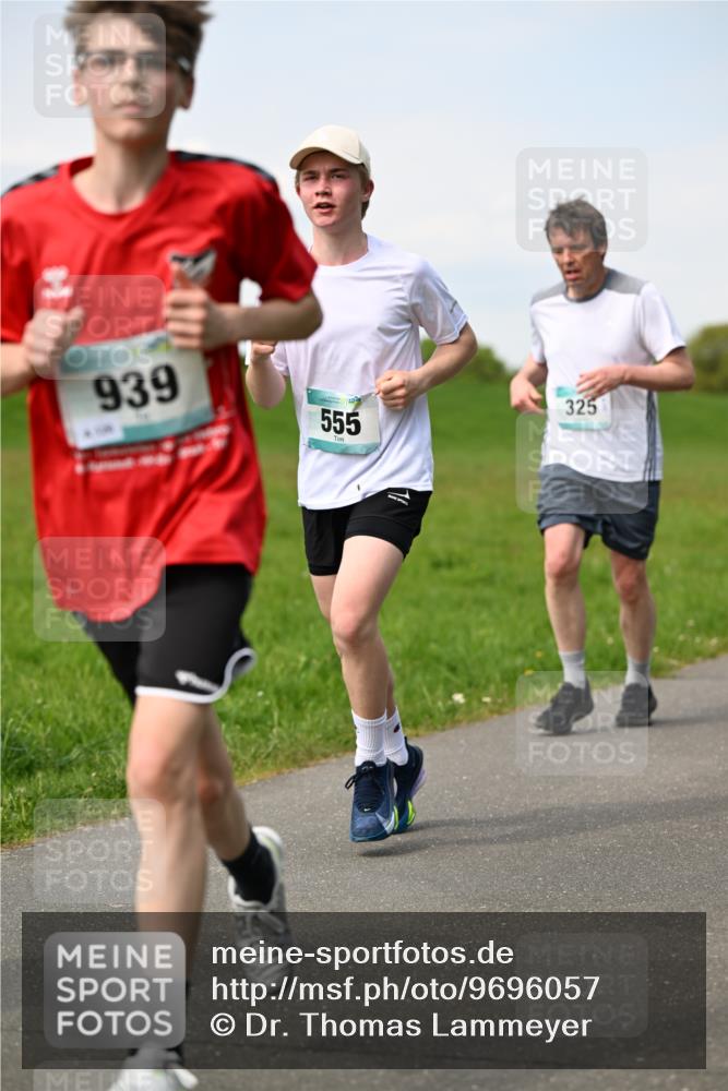 10.05.2026 - 8. Wedeler Halbmarathon Dr. Thomas Lammeyer http://msf.ph/oto/9696057 10.05.2026 11:23:04 Laufen 939, 555, 325 meine-sportfotos.de