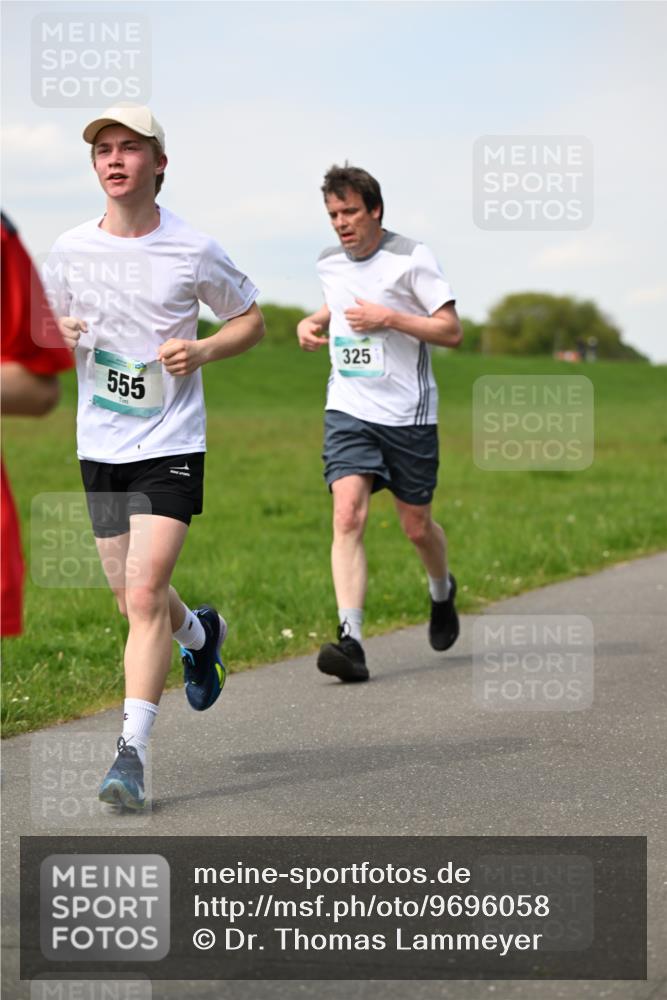 10.05.2026 - 8. Wedeler Halbmarathon Dr. Thomas Lammeyer http://msf.ph/oto/9696058 10.05.2026 11:23:04 Laufen 555, 325 meine-sportfotos.de