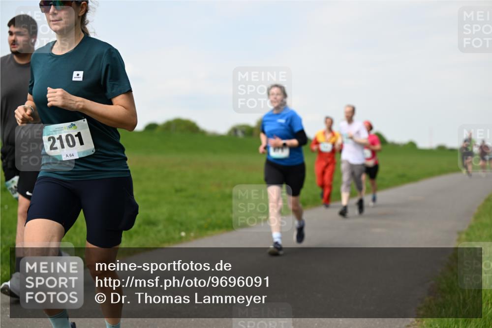 10.05.2026 - 8. Wedeler Halbmarathon Dr. Thomas Lammeyer http://msf.ph/oto/9696091 10.05.2026 11:23:12 Laufen 2101 meine-sportfotos.de