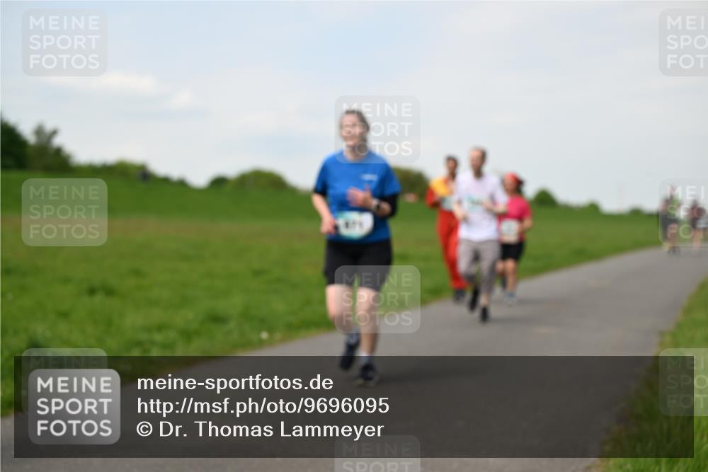 10.05.2026 - 8. Wedeler Halbmarathon Dr. Thomas Lammeyer http://msf.ph/oto/9696095 10.05.2026 11:23:12 Laufen  meine-sportfotos.de