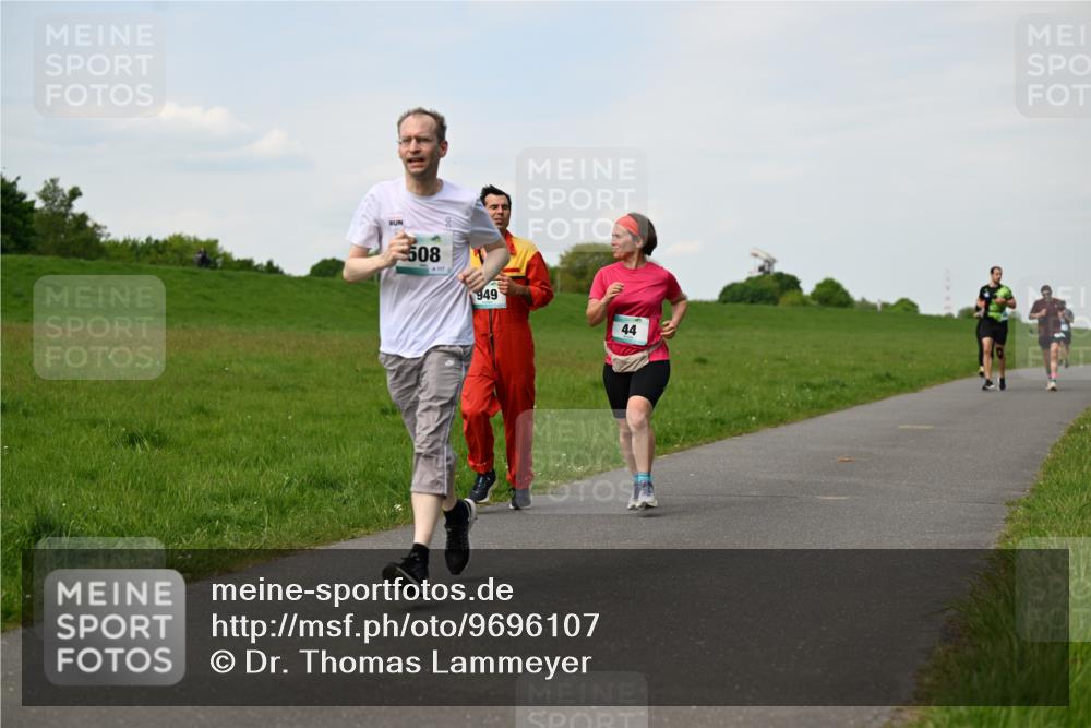 10.05.2026 - 8. Wedeler Halbmarathon Dr. Thomas Lammeyer http://msf.ph/oto/9696107 10.05.2026 11:23:14 Laufen 508, 117, 949 meine-sportfotos.de