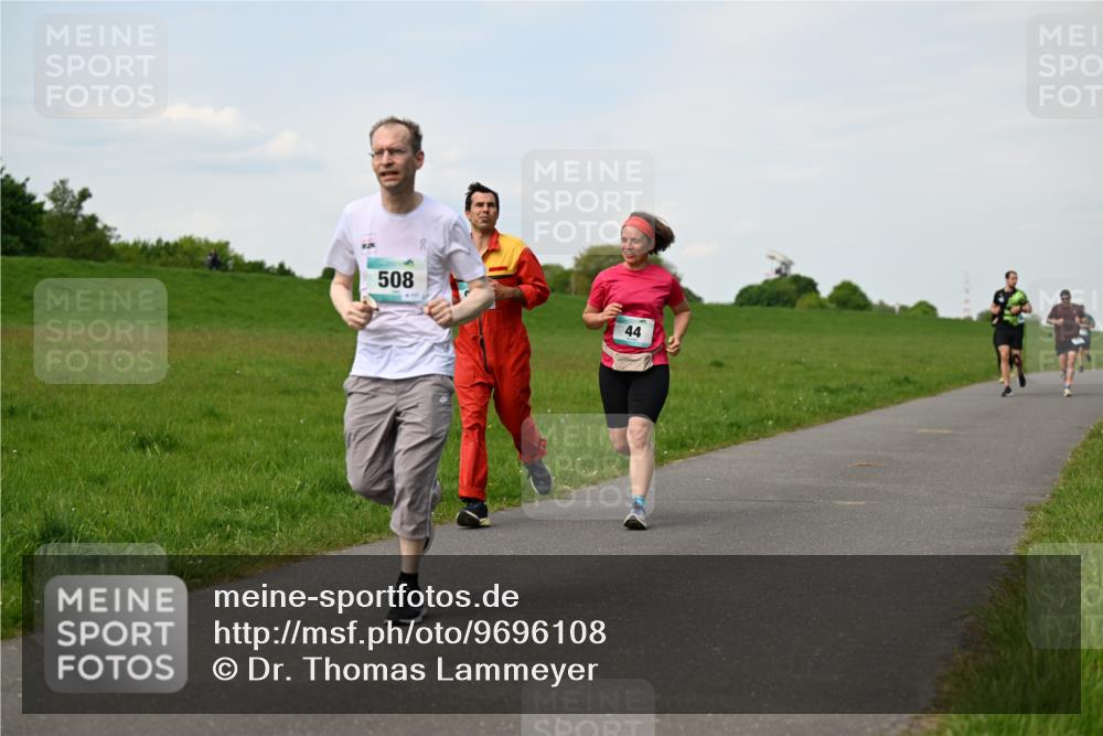 10.05.2026 - 8. Wedeler Halbmarathon Dr. Thomas Lammeyer http://msf.ph/oto/9696108 10.05.2026 11:23:14 Laufen 508 meine-sportfotos.de