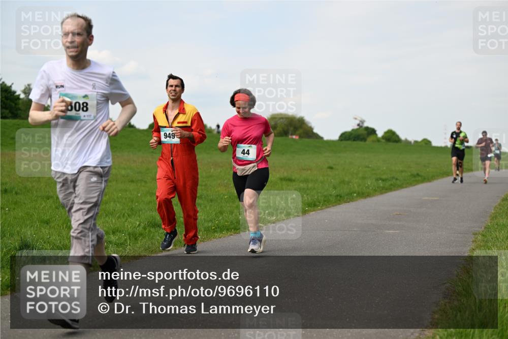 10.05.2026 - 8. Wedeler Halbmarathon Dr. Thomas Lammeyer http://msf.ph/oto/9696110 10.05.2026 11:23:15 Laufen 508, 949 meine-sportfotos.de
