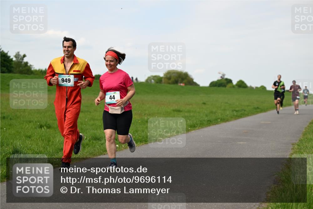 10.05.2026 - 8. Wedeler Halbmarathon Dr. Thomas Lammeyer http://msf.ph/oto/9696114 10.05.2026 11:23:16 Laufen 949 meine-sportfotos.de