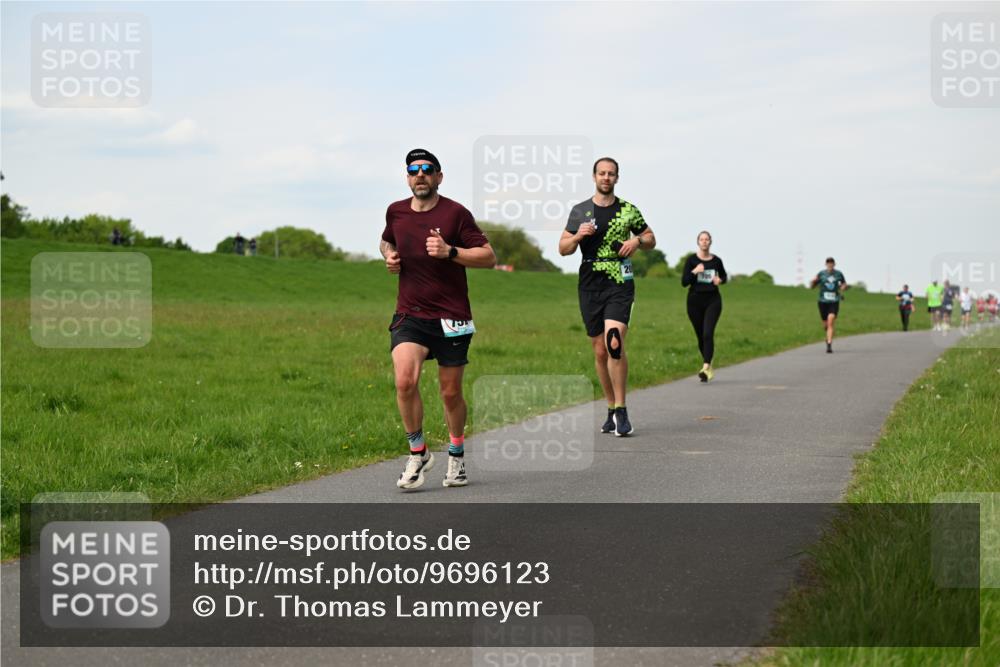 10.05.2026 - 8. Wedeler Halbmarathon Dr. Thomas Lammeyer http://msf.ph/oto/9696123 10.05.2026 11:23:21 Laufen  meine-sportfotos.de