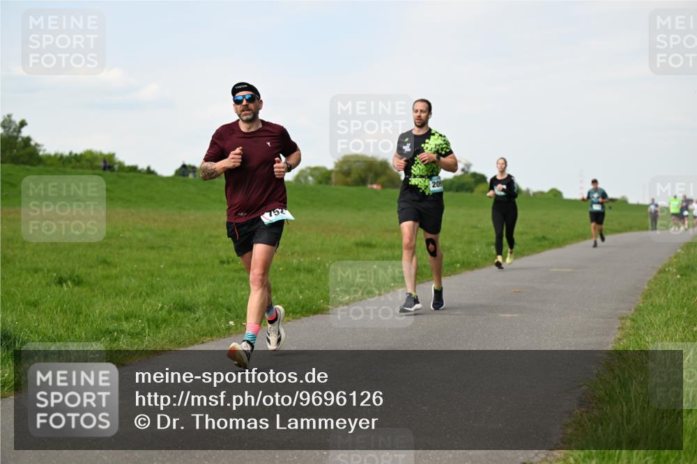 10.05.2026 - 8. Wedeler Halbmarathon Dr. Thomas Lammeyer http://msf.ph/oto/9696126 10.05.2026 11:23:22 Laufen 752, 209 meine-sportfotos.de