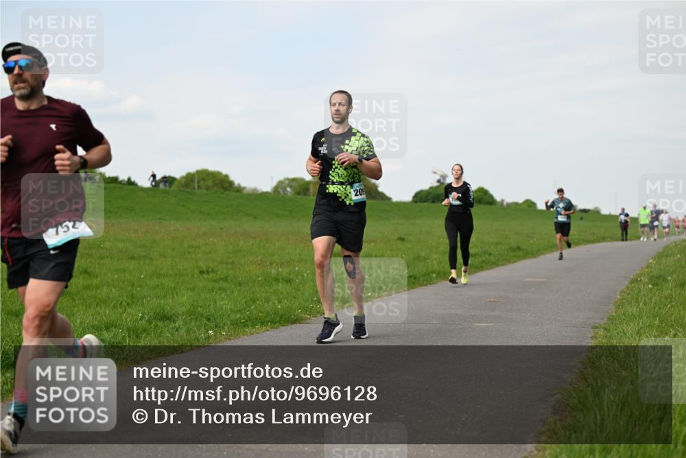 10.05.2026 - 8. Wedeler Halbmarathon Dr. Thomas Lammeyer http://msf.ph/oto/9696128 10.05.2026 11:23:22 Laufen 752, 209 meine-sportfotos.de