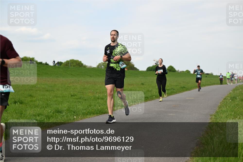 10.05.2026 - 8. Wedeler Halbmarathon Dr. Thomas Lammeyer http://msf.ph/oto/9696129 10.05.2026 11:23:22 Laufen  meine-sportfotos.de
