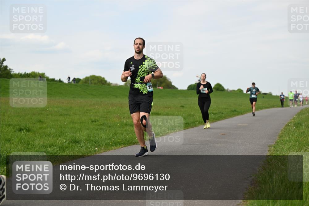 10.05.2026 - 8. Wedeler Halbmarathon Dr. Thomas Lammeyer http://msf.ph/oto/9696130 10.05.2026 11:23:22 Laufen 705 meine-sportfotos.de