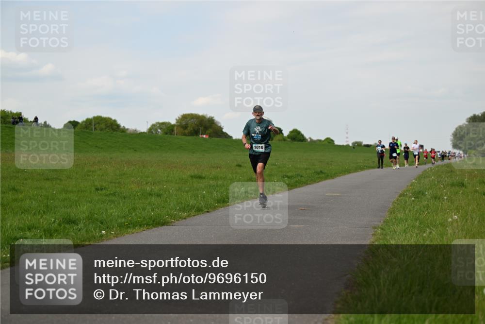 10.05.2026 - 8. Wedeler Halbmarathon Dr. Thomas Lammeyer http://msf.ph/oto/9696150 10.05.2026 11:23:27 Laufen 1010 meine-sportfotos.de
