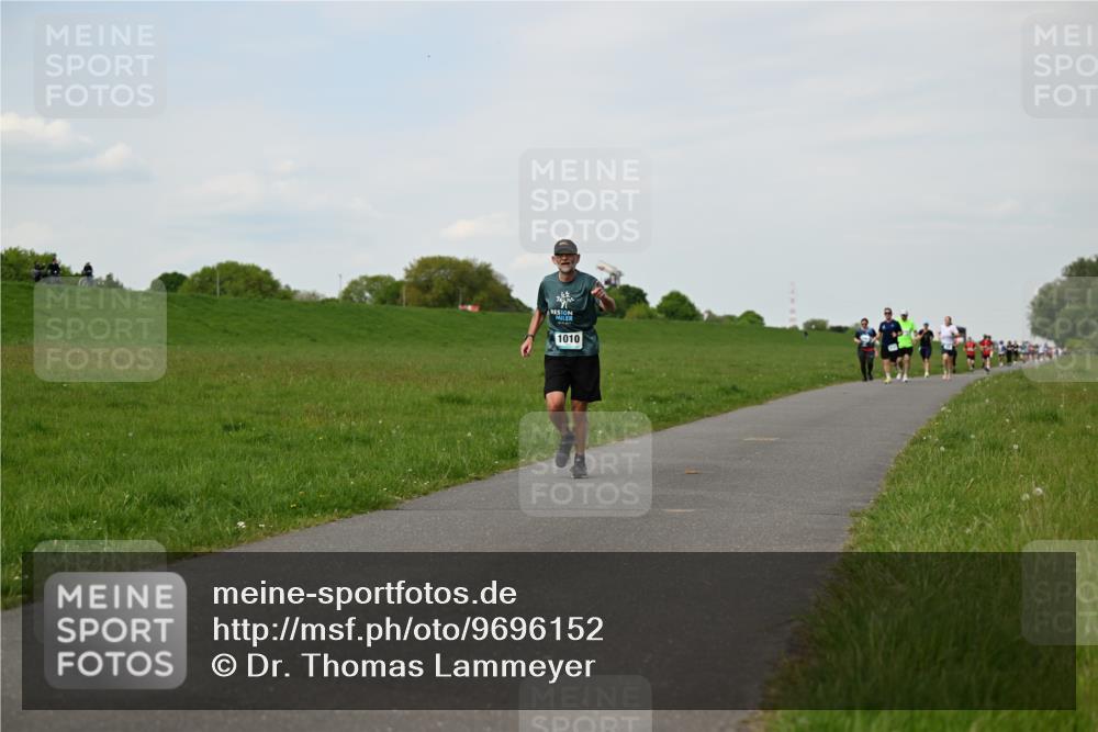 10.05.2026 - 8. Wedeler Halbmarathon Dr. Thomas Lammeyer http://msf.ph/oto/9696152 10.05.2026 11:23:27 Laufen 1010 meine-sportfotos.de