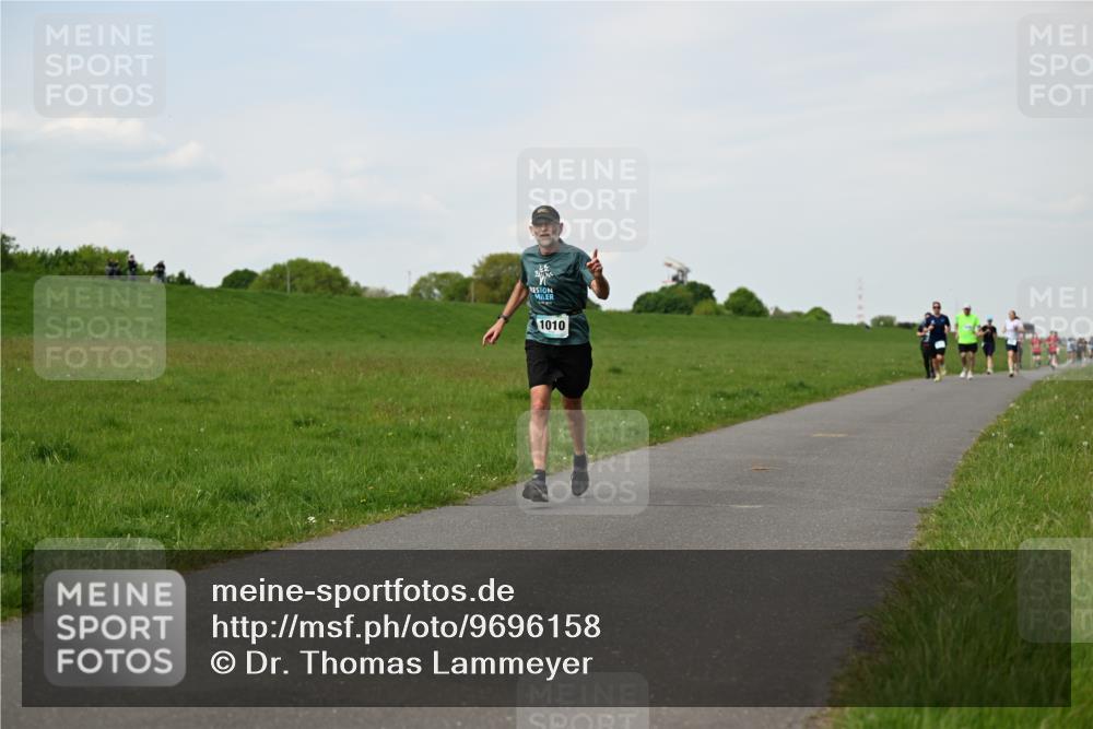 10.05.2026 - 8. Wedeler Halbmarathon Dr. Thomas Lammeyer http://msf.ph/oto/9696158 10.05.2026 11:23:28 Laufen 1010 meine-sportfotos.de