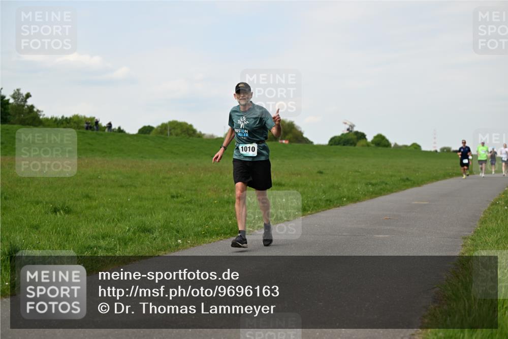 10.05.2026 - 8. Wedeler Halbmarathon Dr. Thomas Lammeyer http://msf.ph/oto/9696163 10.05.2026 11:23:29 Laufen 1010 meine-sportfotos.de