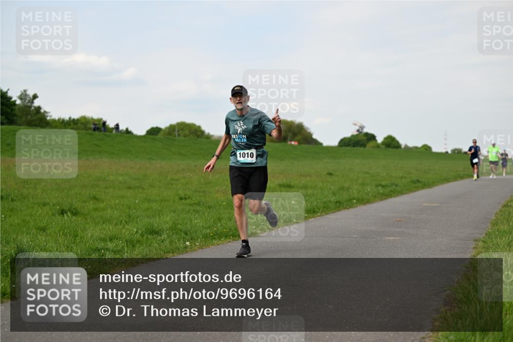 10.05.2026 - 8. Wedeler Halbmarathon Dr. Thomas Lammeyer http://msf.ph/oto/9696164 10.05.2026 11:23:29 Laufen 2015, 1010 meine-sportfotos.de