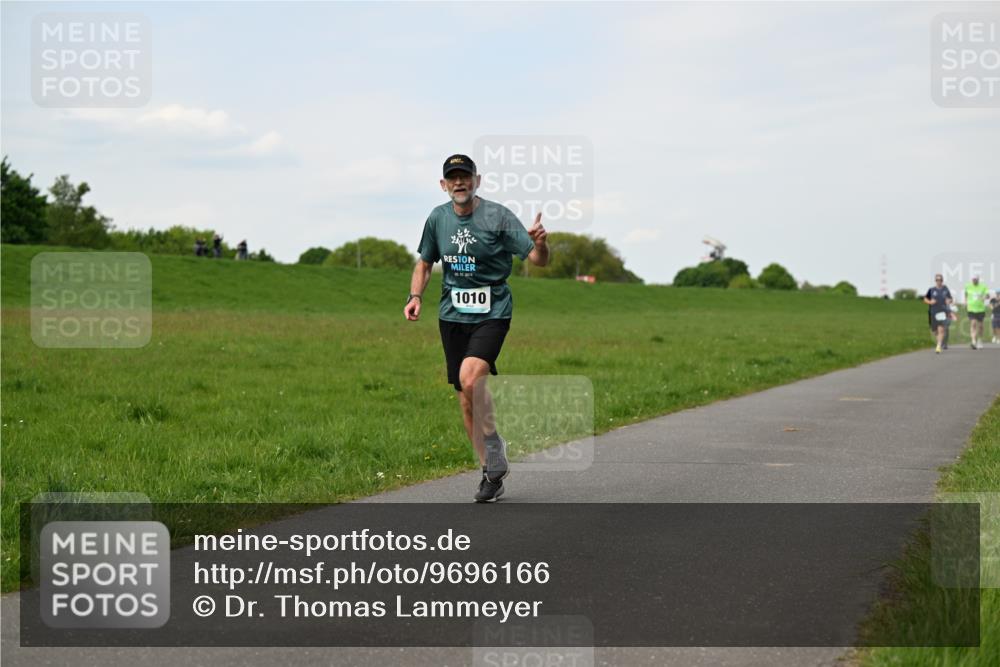 10.05.2026 - 8. Wedeler Halbmarathon Dr. Thomas Lammeyer http://msf.ph/oto/9696166 10.05.2026 11:23:29 Laufen 2015, 1010 meine-sportfotos.de