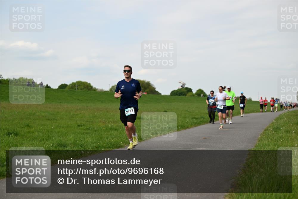 10.05.2026 - 8. Wedeler Halbmarathon Dr. Thomas Lammeyer http://msf.ph/oto/9696168 10.05.2026 11:23:39 Laufen 2127, 244 meine-sportfotos.de