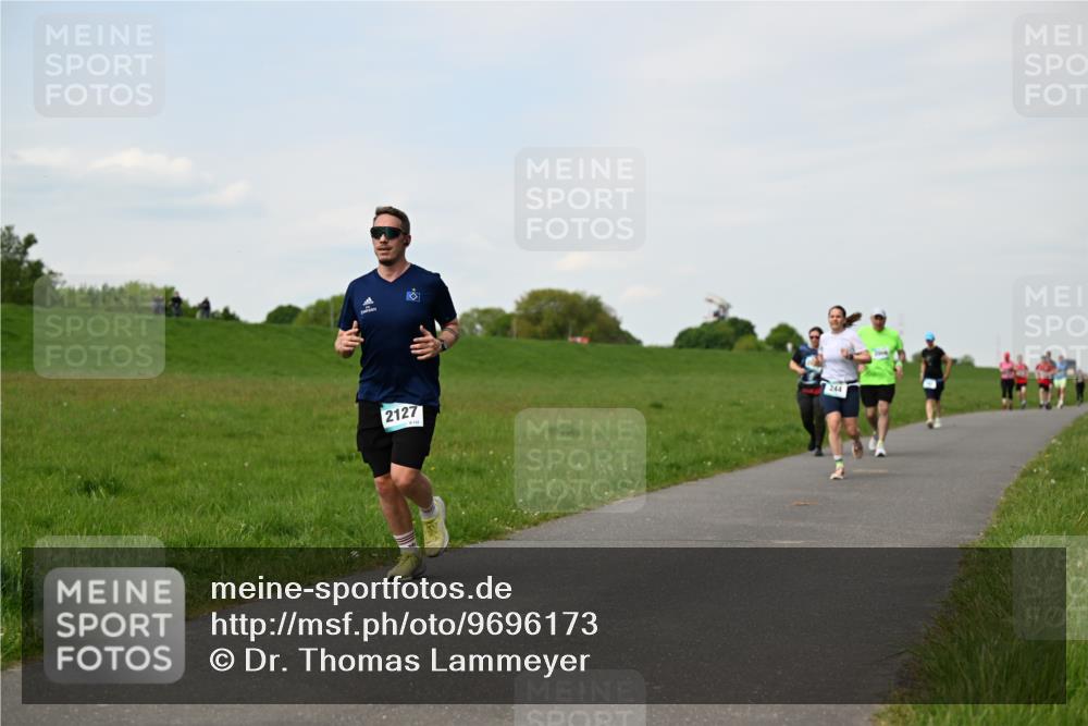 10.05.2026 - 8. Wedeler Halbmarathon Dr. Thomas Lammeyer http://msf.ph/oto/9696173 10.05.2026 11:23:40 Laufen 2127, 244 meine-sportfotos.de