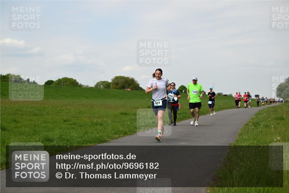 10.05.2026 - 8. Wedeler Halbmarathon Dr. Thomas Lammeyer http://msf.ph/oto/9696182 10.05.2026 11:23:42 Laufen 244, 2005, 2006 meine-sportfotos.de