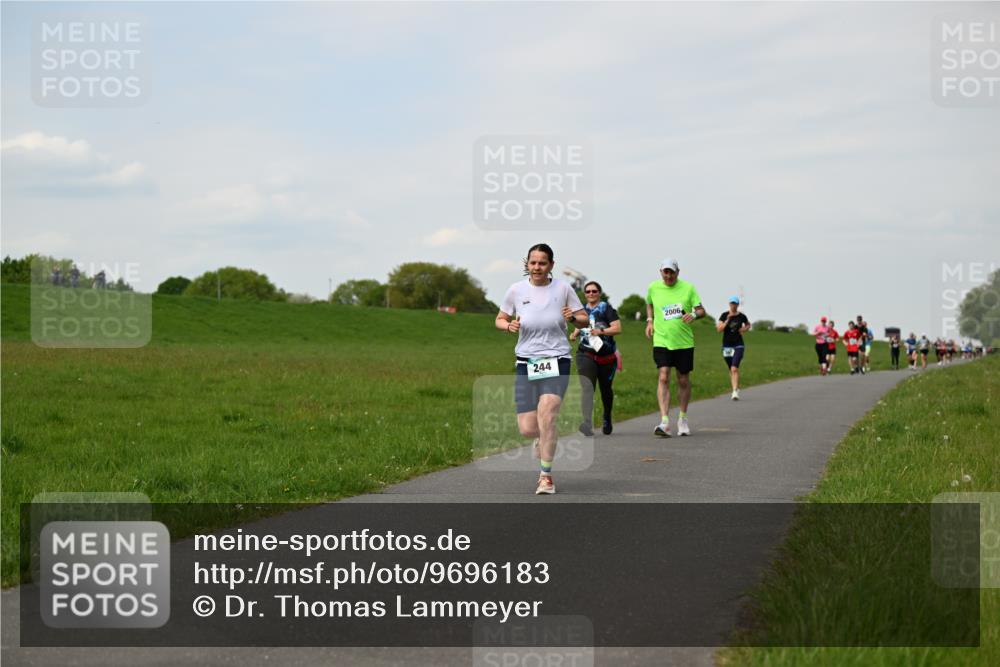 10.05.2026 - 8. Wedeler Halbmarathon Dr. Thomas Lammeyer http://msf.ph/oto/9696183 10.05.2026 11:23:42 Laufen 244, 006 meine-sportfotos.de