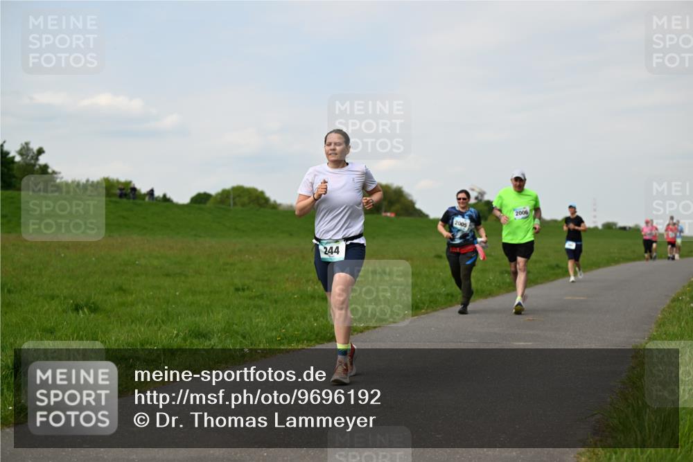 10.05.2026 - 8. Wedeler Halbmarathon Dr. Thomas Lammeyer http://msf.ph/oto/9696192 10.05.2026 11:23:43 Laufen 244, 2005, 2006 meine-sportfotos.de