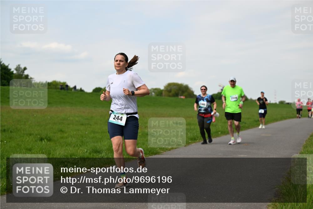 10.05.2026 - 8. Wedeler Halbmarathon Dr. Thomas Lammeyer http://msf.ph/oto/9696196 10.05.2026 11:23:44 Laufen 244, 2005, 2006 meine-sportfotos.de