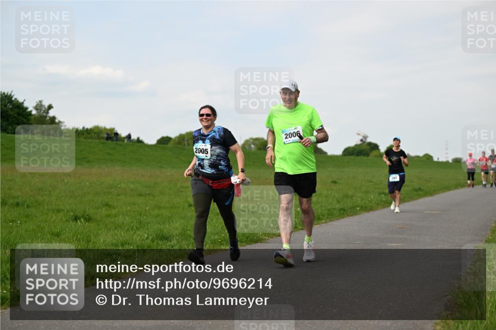 10.05.2026 - 8. Wedeler Halbmarathon Dr. Thomas Lammeyer http://msf.ph/oto/9696214 10.05.2026 11:23:47 Laufen 2005, 2006, 393 meine-sportfotos.de