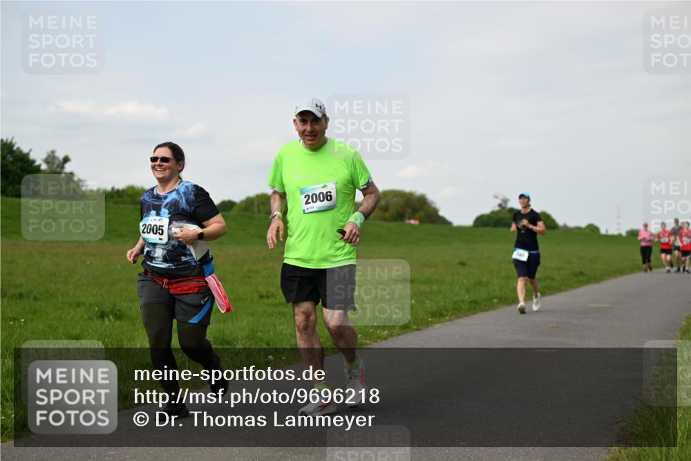 10.05.2026 - 8. Wedeler Halbmarathon Dr. Thomas Lammeyer http://msf.ph/oto/9696218 10.05.2026 11:23:48 Laufen 2005, 2006, 6173 meine-sportfotos.de