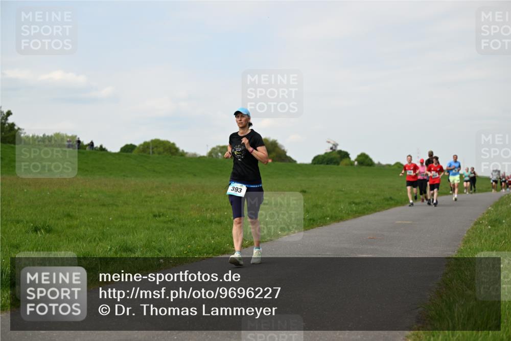 10.05.2026 - 8. Wedeler Halbmarathon Dr. Thomas Lammeyer http://msf.ph/oto/9696227 10.05.2026 11:23:51 Laufen 393 meine-sportfotos.de
