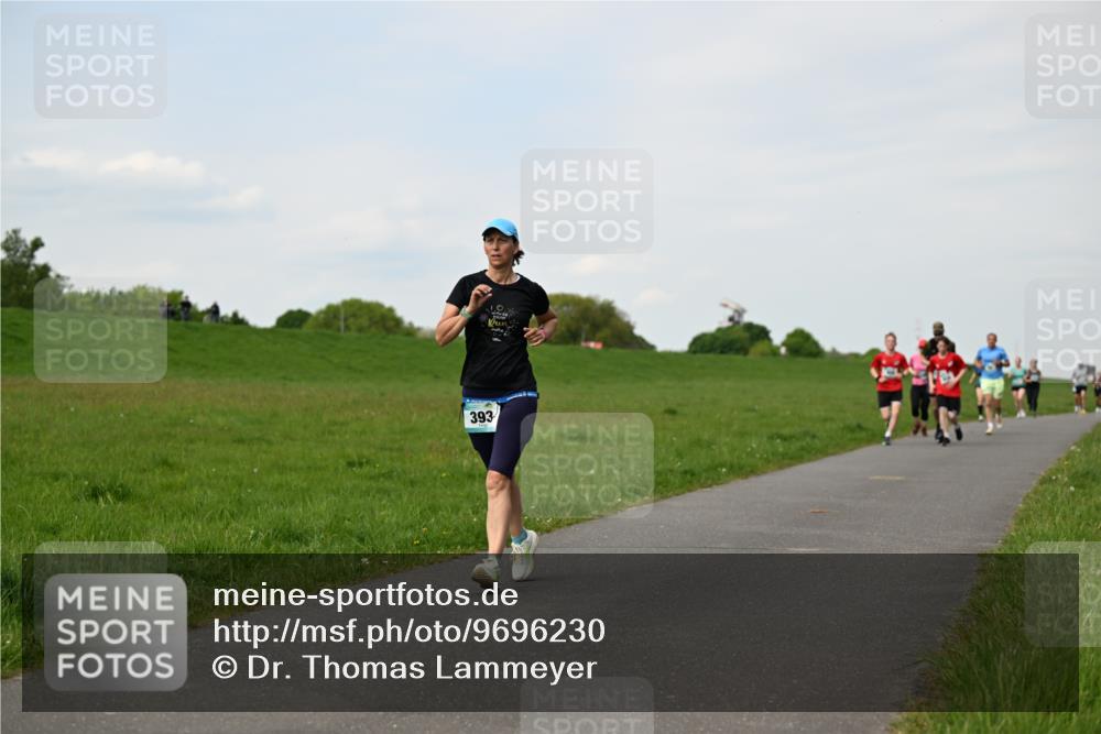 10.05.2026 - 8. Wedeler Halbmarathon Dr. Thomas Lammeyer http://msf.ph/oto/9696230 10.05.2026 11:23:52 Laufen 393 meine-sportfotos.de