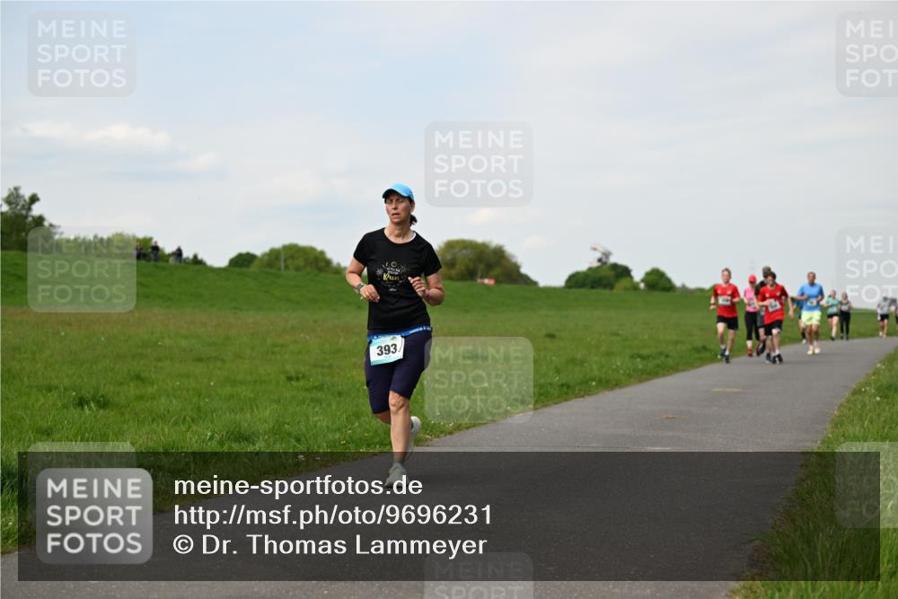 10.05.2026 - 8. Wedeler Halbmarathon Dr. Thomas Lammeyer http://msf.ph/oto/9696231 10.05.2026 11:23:52 Laufen 393 meine-sportfotos.de