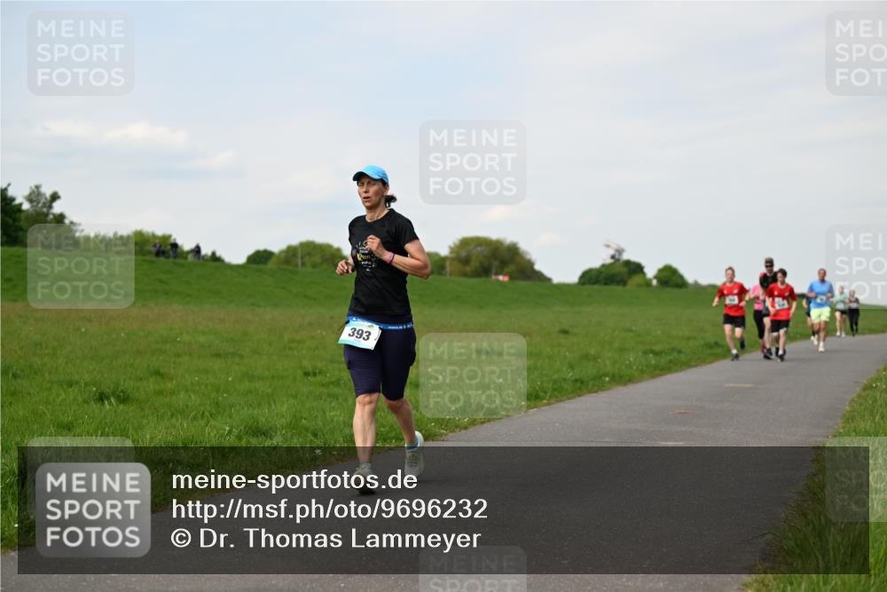 10.05.2026 - 8. Wedeler Halbmarathon Dr. Thomas Lammeyer http://msf.ph/oto/9696232 10.05.2026 11:23:52 Laufen 393 meine-sportfotos.de