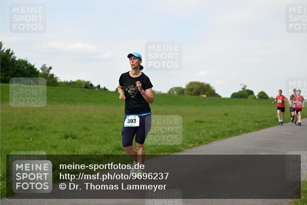 10.05.2026 - 8. Wedeler Halbmarathon Dr. Thomas Lammeyer http://msf.ph/oto/9696237 10.05.2026 11:23:53 Laufen 393 meine-sportfotos.de