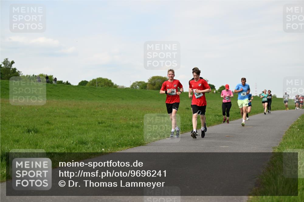 10.05.2026 - 8. Wedeler Halbmarathon Dr. Thomas Lammeyer http://msf.ph/oto/9696241 10.05.2026 11:23:57 Laufen  meine-sportfotos.de