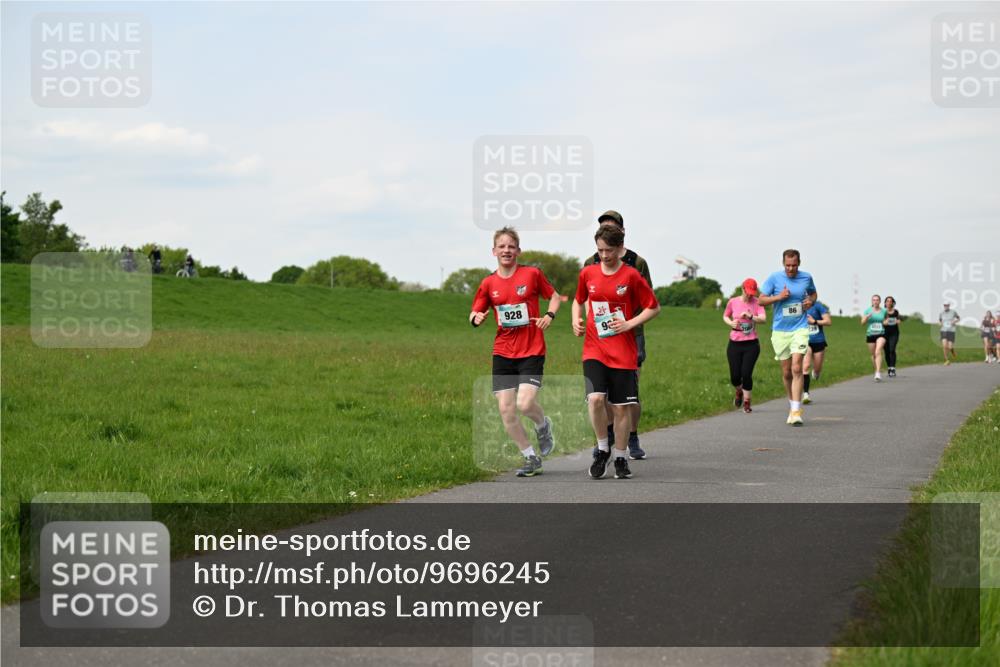 10.05.2026 - 8. Wedeler Halbmarathon Dr. Thomas Lammeyer http://msf.ph/oto/9696245 10.05.2026 11:23:58 Laufen 928 meine-sportfotos.de