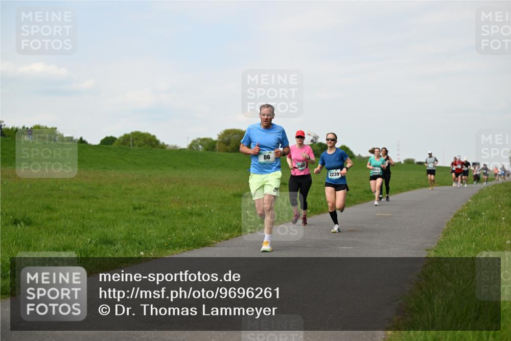 10.05.2026 - 8. Wedeler Halbmarathon Dr. Thomas Lammeyer http://msf.ph/oto/9696261 10.05.2026 11:24:01 Laufen 2239, 223 meine-sportfotos.de