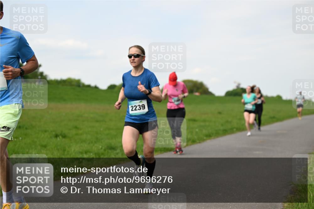 10.05.2026 - 8. Wedeler Halbmarathon Dr. Thomas Lammeyer http://msf.ph/oto/9696276 10.05.2026 11:24:03 Laufen 2239 meine-sportfotos.de