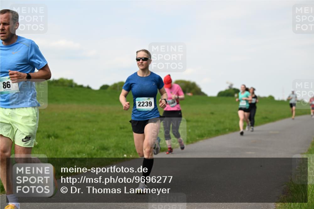 10.05.2026 - 8. Wedeler Halbmarathon Dr. Thomas Lammeyer http://msf.ph/oto/9696277 10.05.2026 11:24:03 Laufen 2239 meine-sportfotos.de