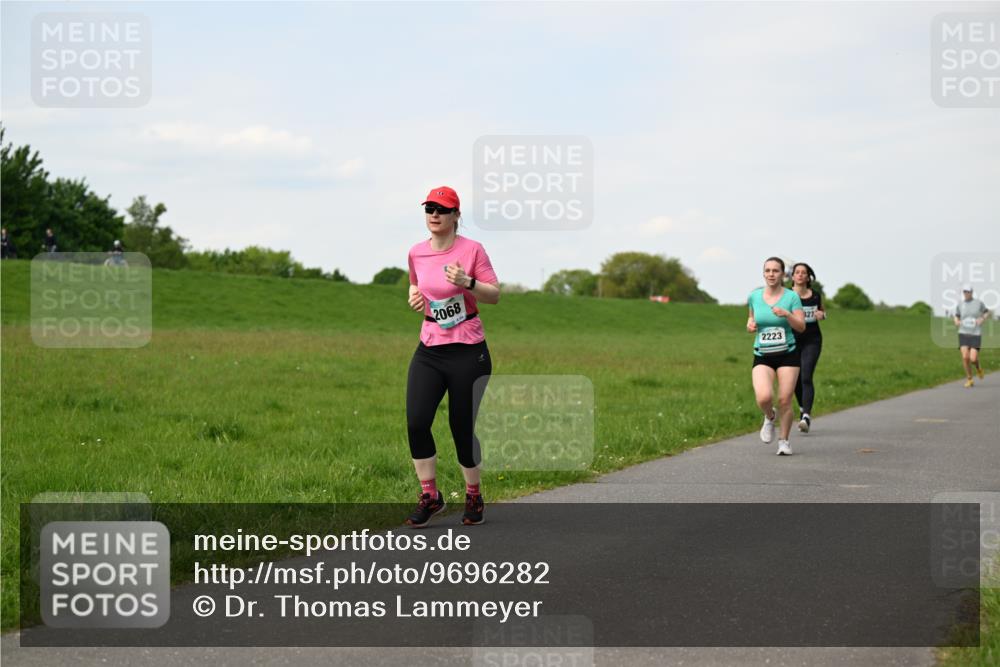 10.05.2026 - 8. Wedeler Halbmarathon Dr. Thomas Lammeyer http://msf.ph/oto/9696282 10.05.2026 11:24:04 Laufen 2068, 2223, 327 meine-sportfotos.de