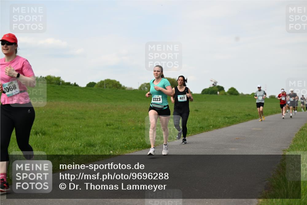 10.05.2026 - 8. Wedeler Halbmarathon Dr. Thomas Lammeyer http://msf.ph/oto/9696288 10.05.2026 11:24:06 Laufen 2068, 2223, 827 meine-sportfotos.de