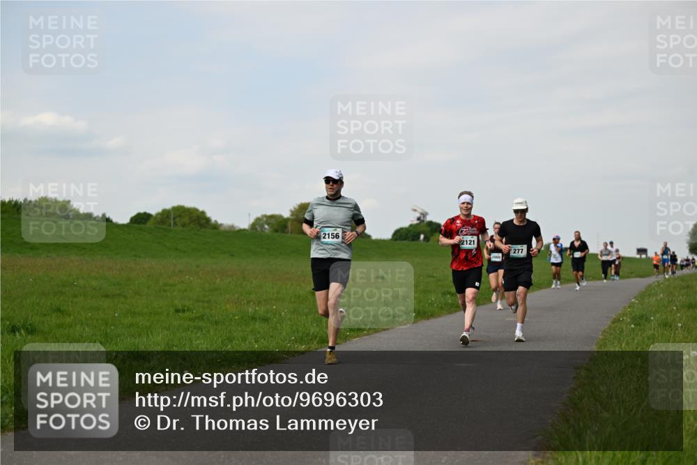 10.05.2026 - 8. Wedeler Halbmarathon Dr. Thomas Lammeyer http://msf.ph/oto/9696303 10.05.2026 11:24:11 Laufen 2156, 2121, 277 meine-sportfotos.de