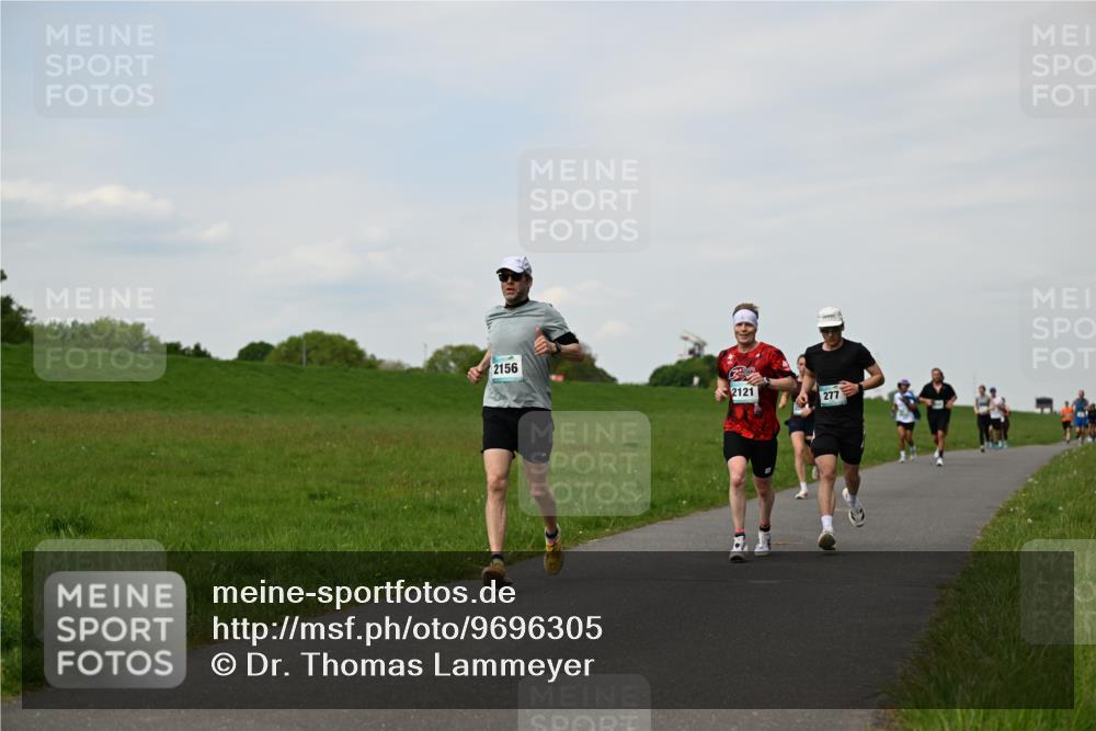 10.05.2026 - 8. Wedeler Halbmarathon Dr. Thomas Lammeyer http://msf.ph/oto/9696305 10.05.2026 11:24:11 Laufen 2156, 2121, 277 meine-sportfotos.de