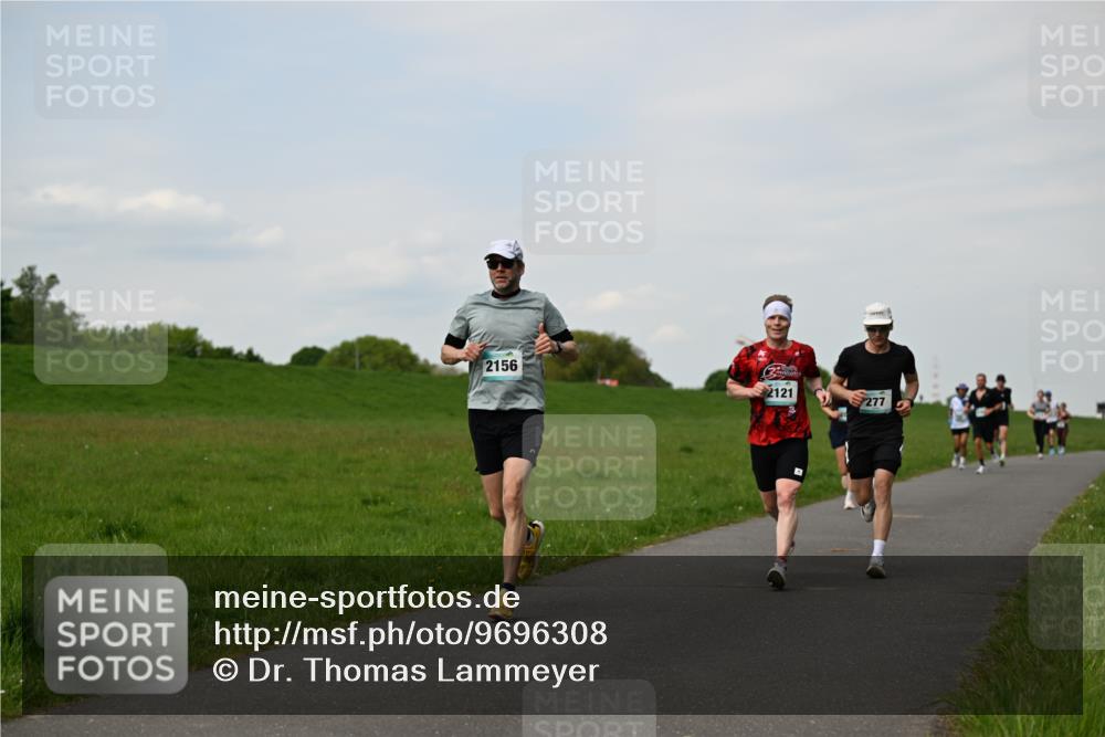 10.05.2026 - 8. Wedeler Halbmarathon Dr. Thomas Lammeyer http://msf.ph/oto/9696308 10.05.2026 11:24:12 Laufen 2156, 2121, 277 meine-sportfotos.de