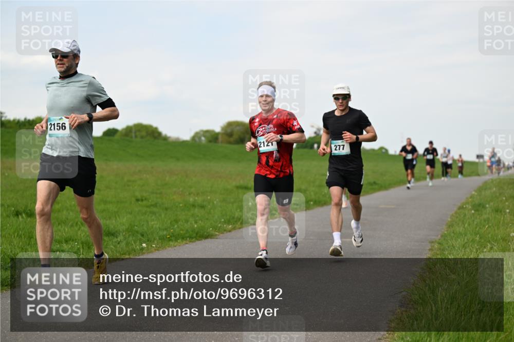 10.05.2026 - 8. Wedeler Halbmarathon Dr. Thomas Lammeyer http://msf.ph/oto/9696312 10.05.2026 11:24:13 Laufen 2156, 2121, 277 meine-sportfotos.de