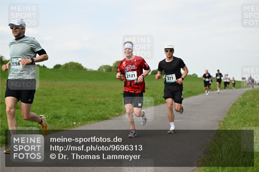 10.05.2026 - 8. Wedeler Halbmarathon Dr. Thomas Lammeyer http://msf.ph/oto/9696313 10.05.2026 11:24:13 Laufen 2156, 2121, 277 meine-sportfotos.de