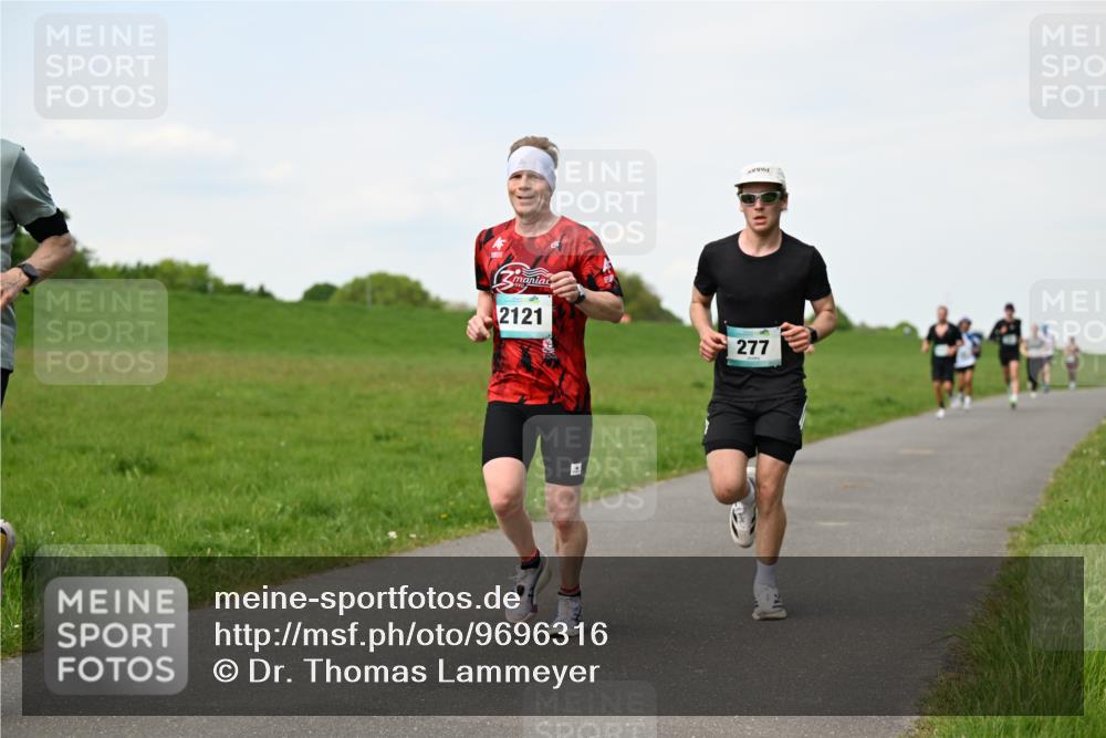 10.05.2026 - 8. Wedeler Halbmarathon Dr. Thomas Lammeyer http://msf.ph/oto/9696316 10.05.2026 11:24:13 Laufen 2121, 277 meine-sportfotos.de