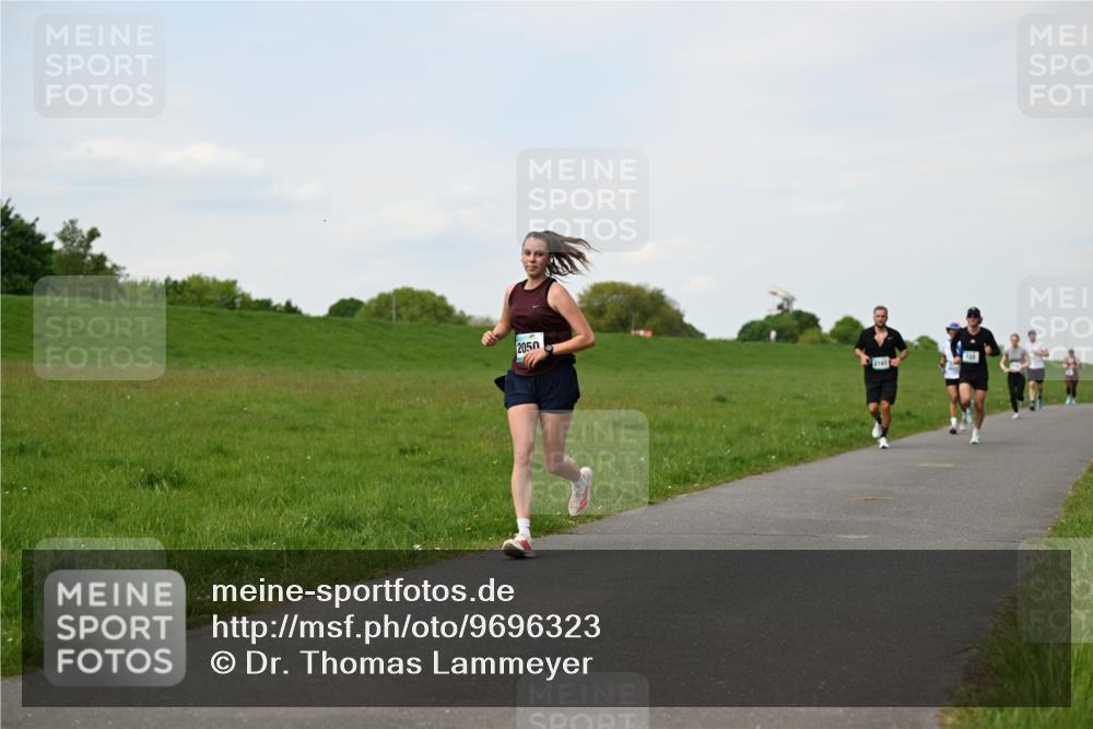 10.05.2026 - 8. Wedeler Halbmarathon Dr. Thomas Lammeyer http://msf.ph/oto/9696323 10.05.2026 11:24:16 Laufen 2050, 2107 meine-sportfotos.de