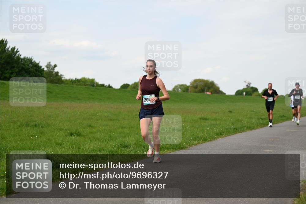 10.05.2026 - 8. Wedeler Halbmarathon Dr. Thomas Lammeyer http://msf.ph/oto/9696327 10.05.2026 11:24:16 Laufen 205 meine-sportfotos.de