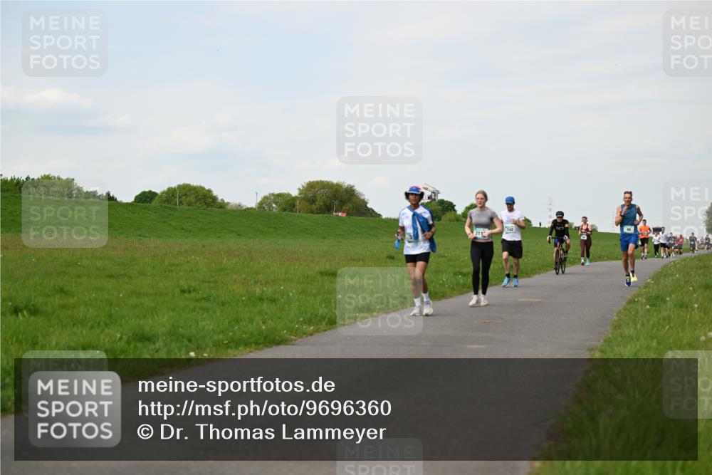 10.05.2026 - 8. Wedeler Halbmarathon Dr. Thomas Lammeyer http://msf.ph/oto/9696360 10.05.2026 11:24:23 Laufen 211, 742 meine-sportfotos.de