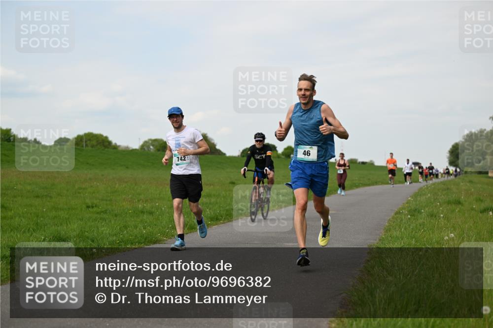 10.05.2026 - 8. Wedeler Halbmarathon Dr. Thomas Lammeyer http://msf.ph/oto/9696382 10.05.2026 11:24:28 Laufen 742 meine-sportfotos.de